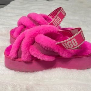 Ugg slippers size 8 worn a few times, like new